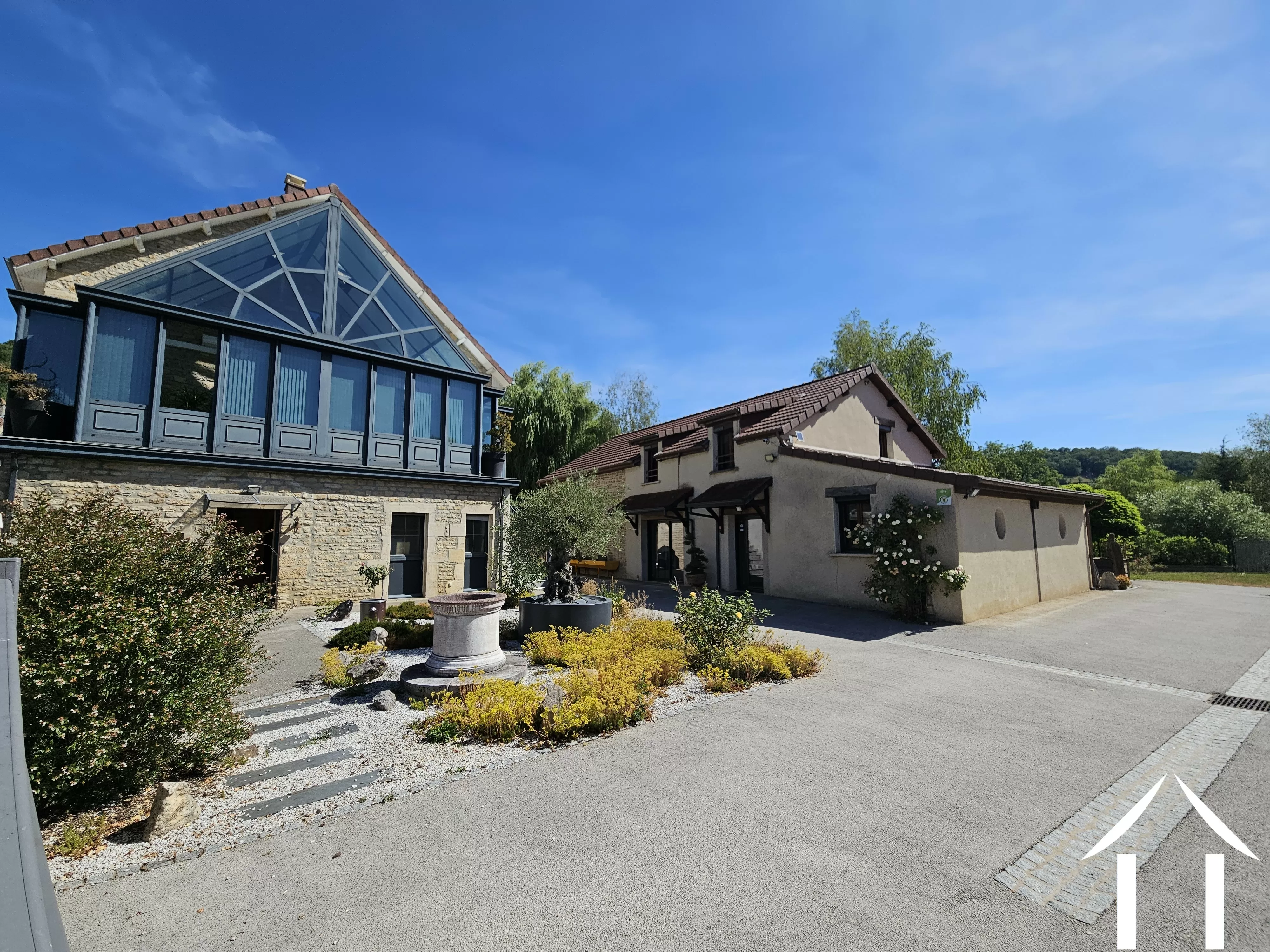 Main house and guest houses