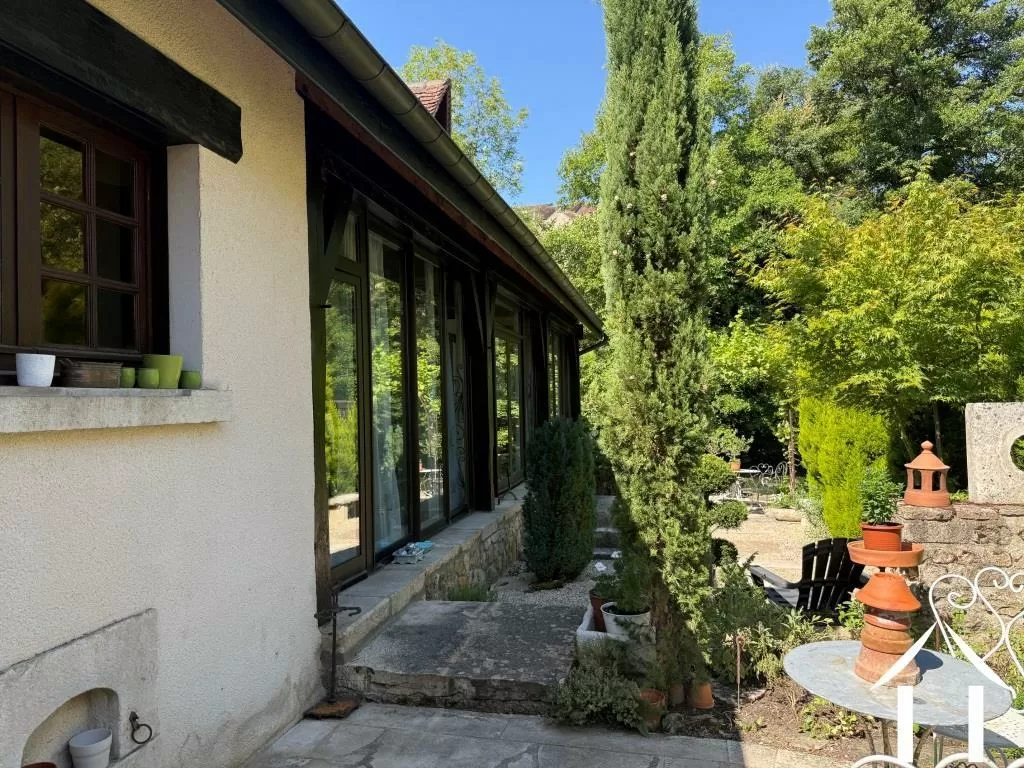 Garden in front of conservatory