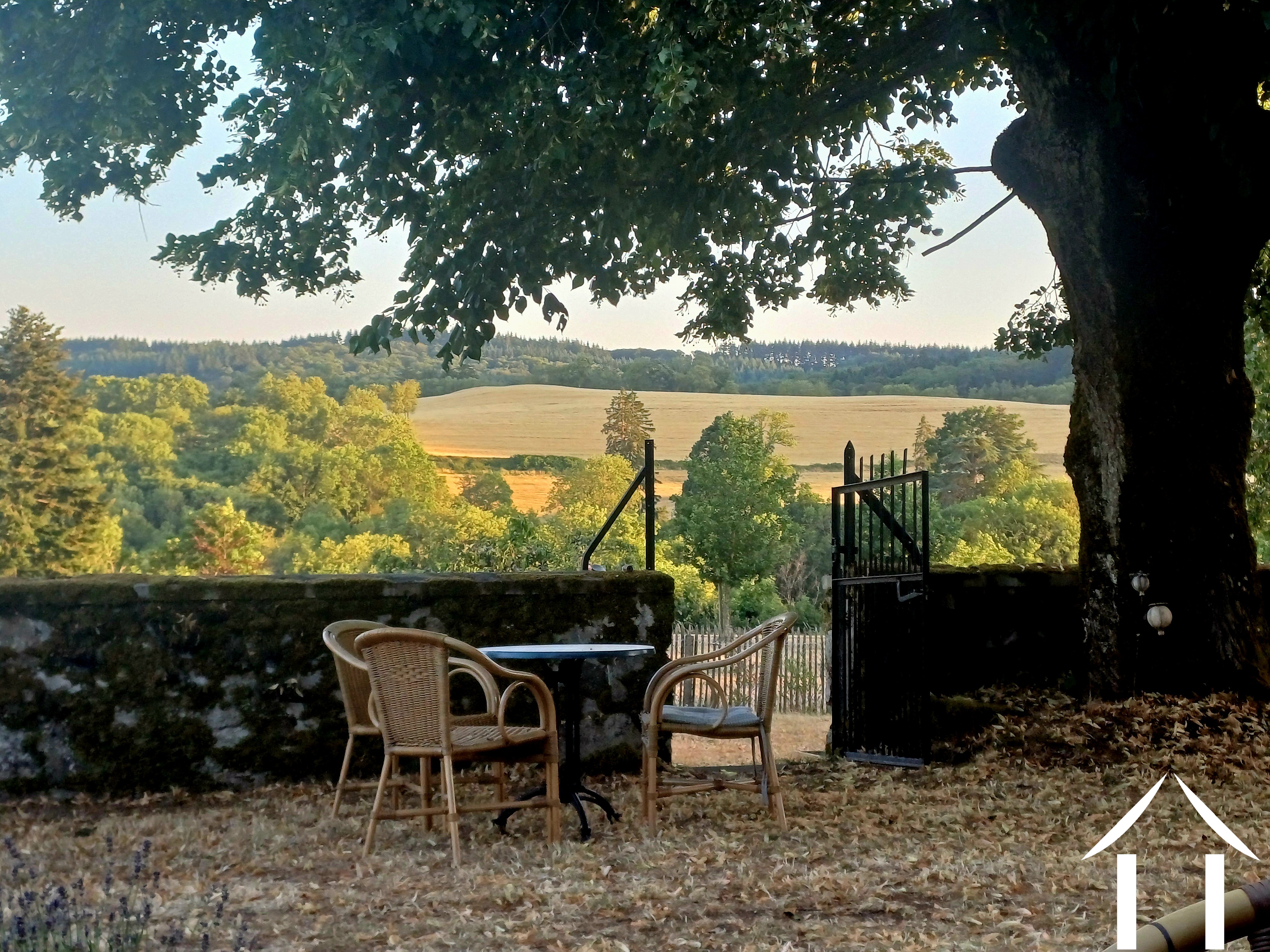 House for sale menessaire, burgundy, cvh5689 Image - 2