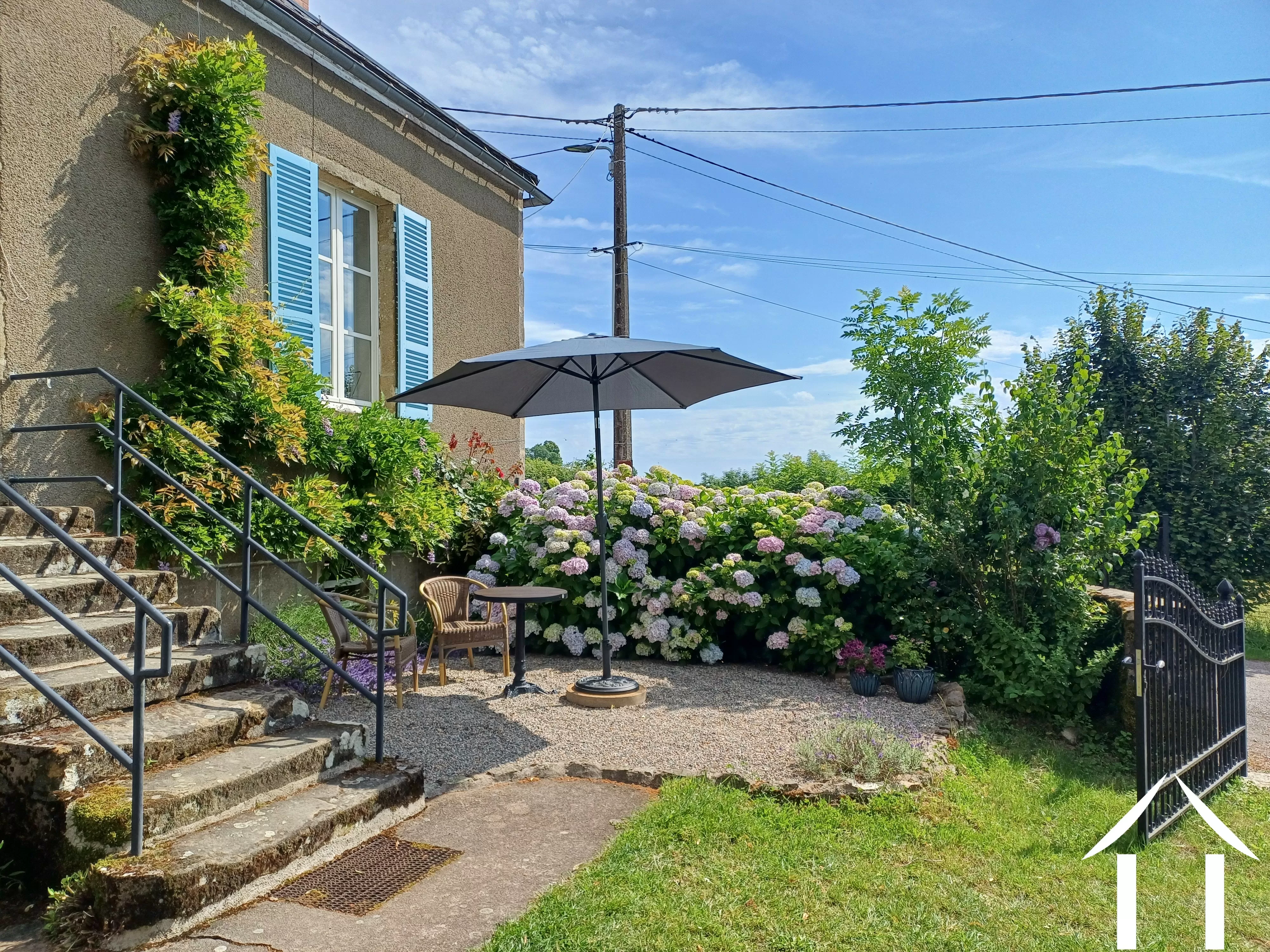Tastefully renovated farmhouse with a mini campsite in Morvan Nature Park