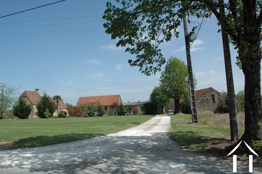 Property 1 hectare ++ for sale montignac, aquitaine, GVS3746C Image - 12