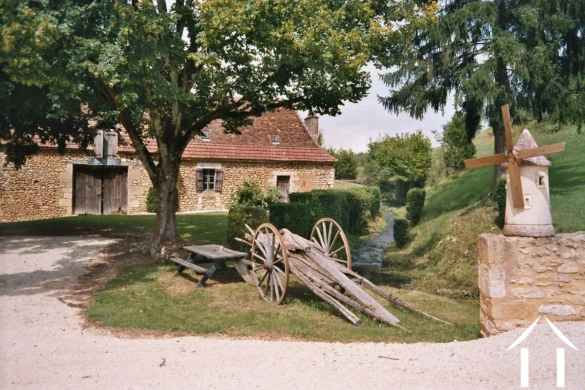 Property 1 hectare ++ for sale montignac, aquitaine, GVS4850C Image - 6