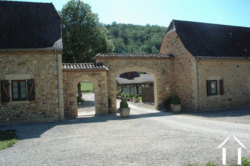 Property 1 hectare ++ for sale montignac, aquitaine, GVS4850C Image - 2