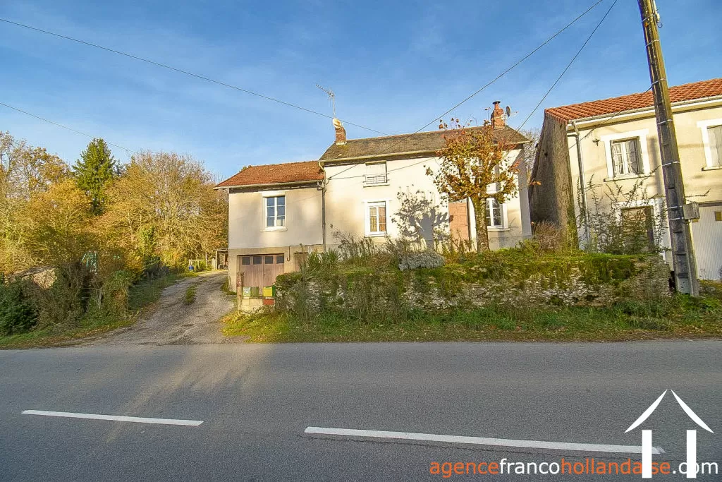 Village house for sale linards, limousin, Li856 Image - 1
