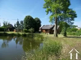 4 beds chalet & small lake