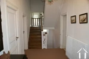 Entrance hallway & staircase