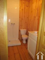 upstairs showerroom in maisonnette