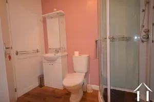 shower room to bedroom 4