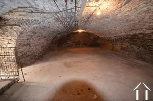 caves de 13 metre de long