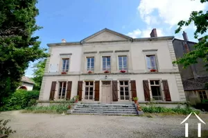 Maison de Maître for sale couches, burgundy, BH3548M Image - 1