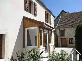 Character house for sale beze, burgundy, RT3711P Image - 2
