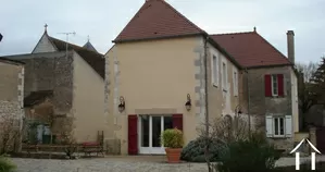 House for sale crain, burgundy, HM1366V Image - 1