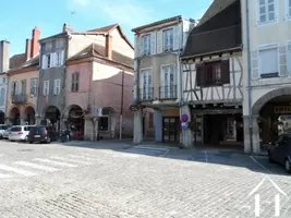 nearby city of Louhans with its famous market