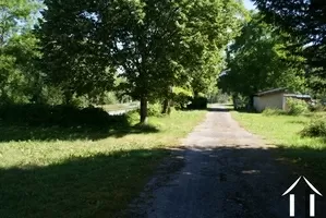 Property entrance driveway