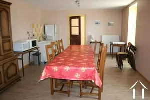 Guests dining room & kitchen