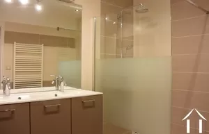 salle d'eau avec double vasque