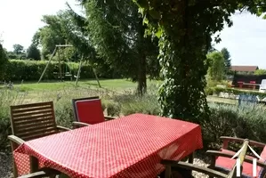 Garden dining on the terrace