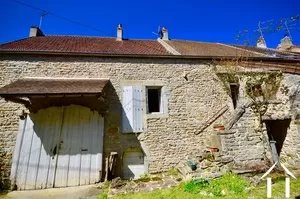 House 1 with barn