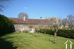 private garden of guest cottage 2