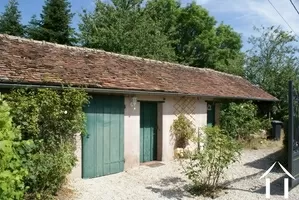 Outbuilding & wood storage