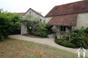 Character house for sale taingy, burgundy, LB5034N Image - 19