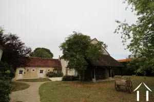 Character house for sale taingy, burgundy, LB5034N Image - 21