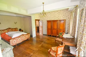Grand town house for sale la croisille sur briance, limousin, Li893 Image - 20