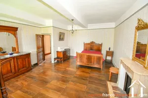 Grand town house for sale la croisille sur briance, limousin, Li893 Image - 25