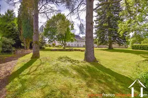 Grand town house for sale la croisille sur briance, limousin, Li893 Image - 46
