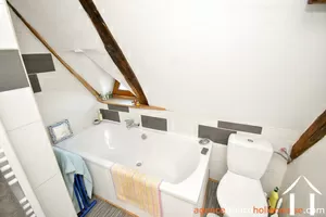 House with guest house for sale , Li953 Image - 17