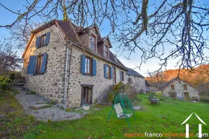 House with guest house for sale , Li953 Image - 2