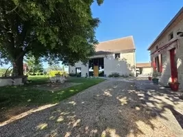 House for sale effiat, auvergne, AP030071102 Image - 8