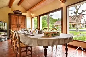 dining room guests