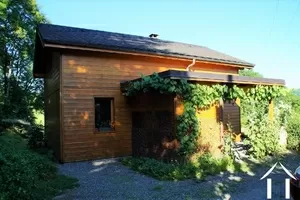 Entrance to the house with driveway