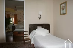 Pivoine guest bedroom