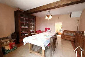 Salon avec vue sur salle à manger