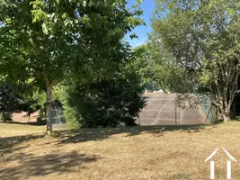 Autre vue du court de tennis