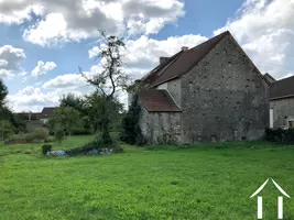 Vue sur grange attenante