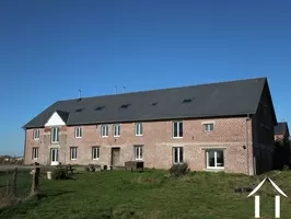 Projet avancé pour disposer d'une partie habitation privée, 2 chambres d'hôtes, 2 gites et un espace commun