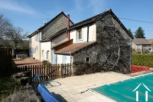 Autre vue piscine et maison