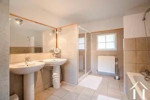 with  en suite bathroom & Dressing room