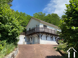 Near Santenay, chalet with terrace and beautiful view
