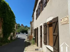 Rue de la Tannerie, en face de la porte d'entrée