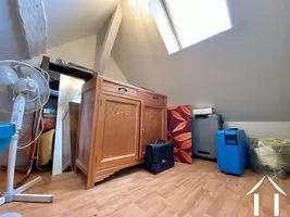 2ème étage, pièce de rangement en soupente