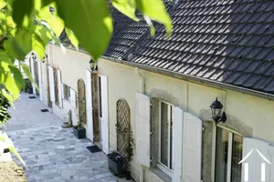 Vue plongeante sur la terrasse côté Est