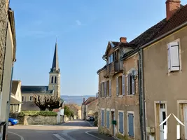 Le coeur du village est à 200m à pied