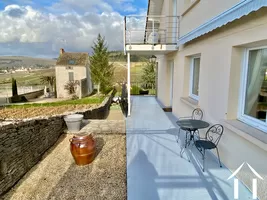 1er étage, chambre parentale, vue depuis le balcon sur les vignes et l'allée 