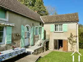 Vue rapprochéede la terrasse et du perron