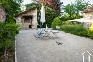 Terrasse et four à pain coté annexe