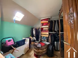 1er étage, le dressing est à côté de la mezzanine